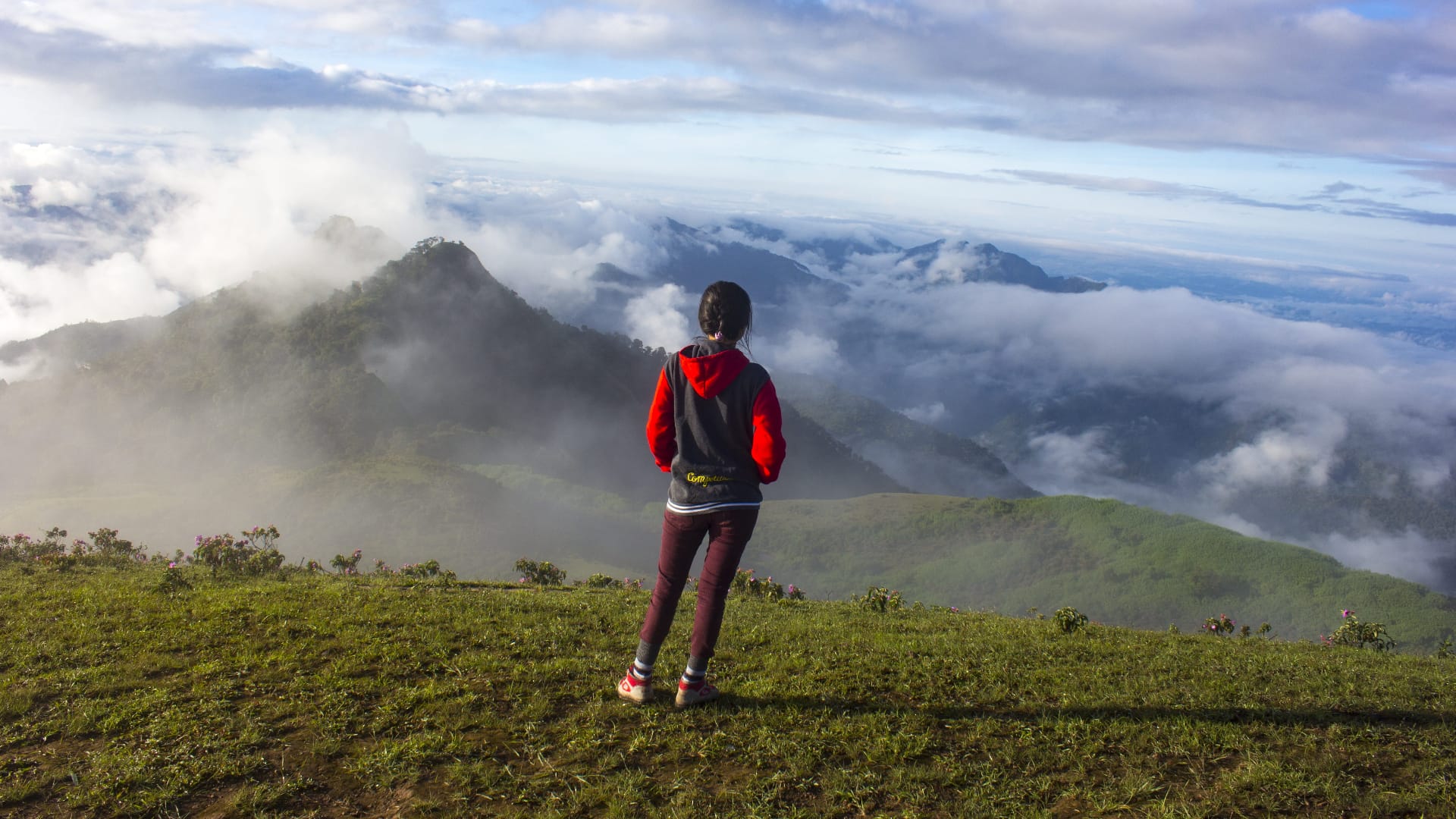 Solo travel loneliness